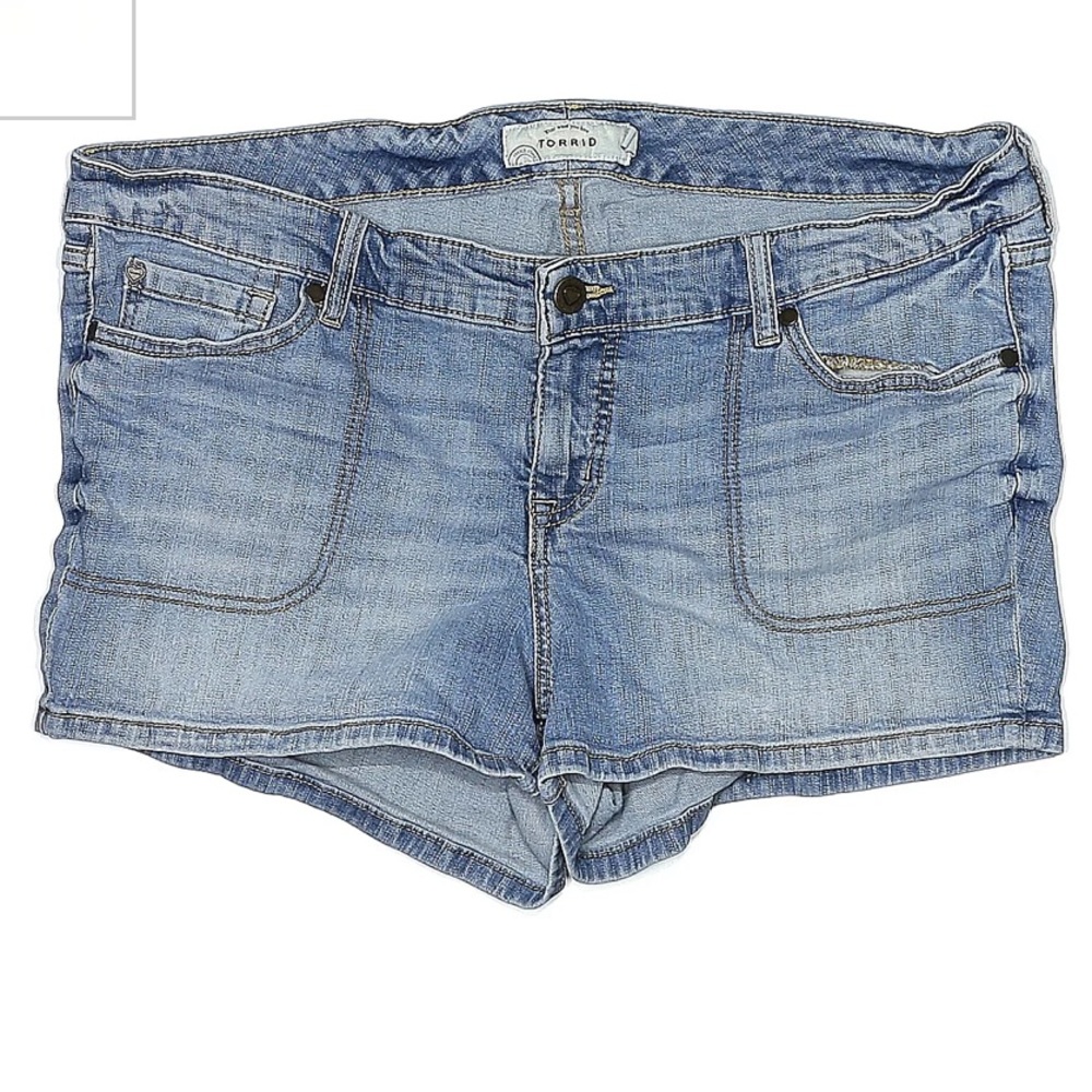 Torrid denim shorts size 26